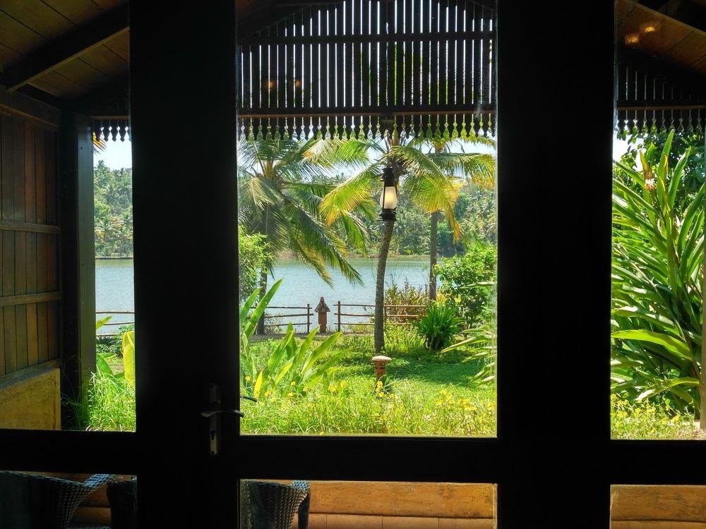 Fragrant Nature Backwater Resort & Ayurveda Spa Коллам Экстерьер фото