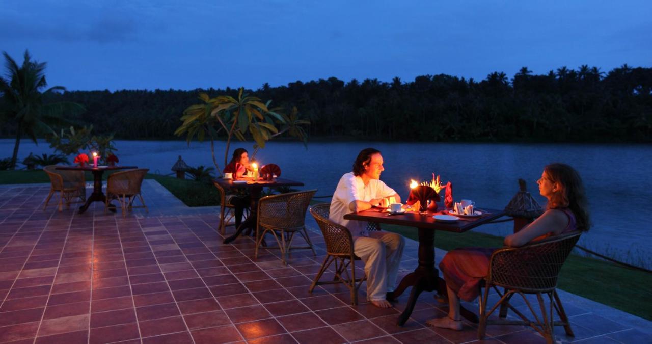 Fragrant Nature Backwater Resort & Ayurveda Spa Коллам Экстерьер фото