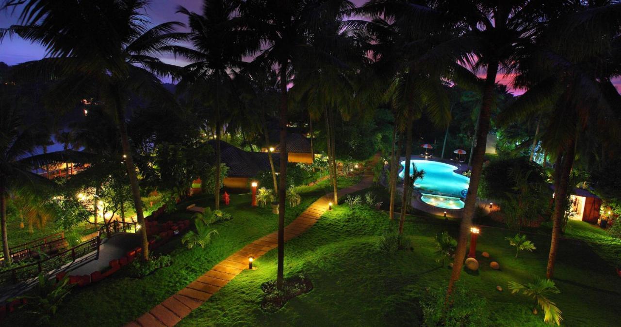 Fragrant Nature Backwater Resort & Ayurveda Spa Коллам Экстерьер фото
