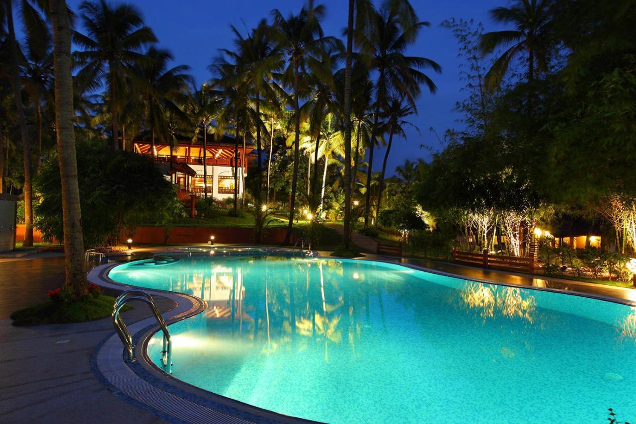 Fragrant Nature Backwater Resort & Ayurveda Spa Коллам Экстерьер фото