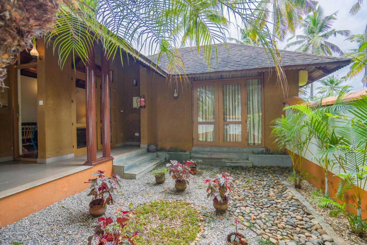 Fragrant Nature Backwater Resort & Ayurveda Spa Коллам Экстерьер фото