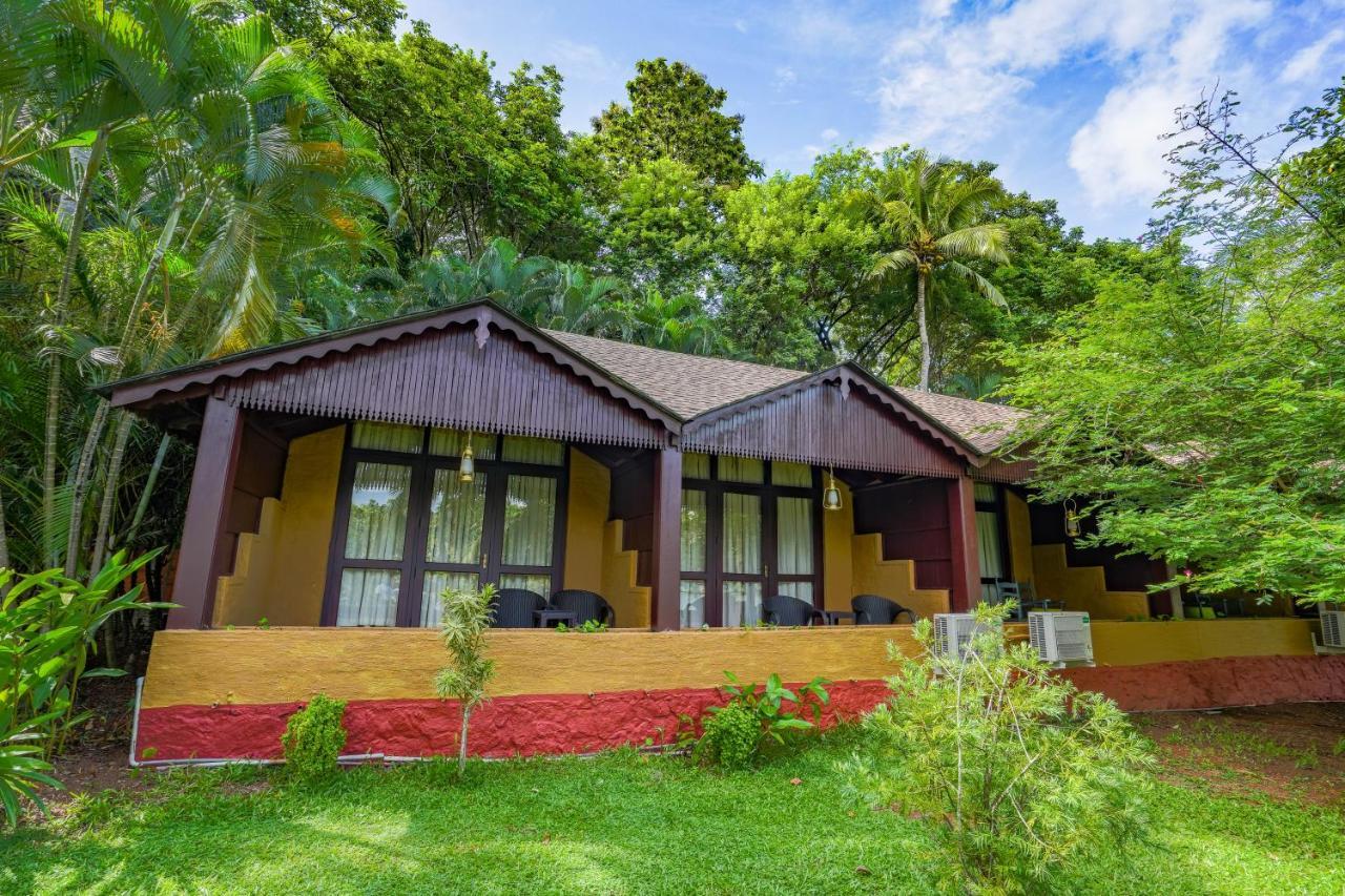 Fragrant Nature Backwater Resort & Ayurveda Spa Коллам Экстерьер фото