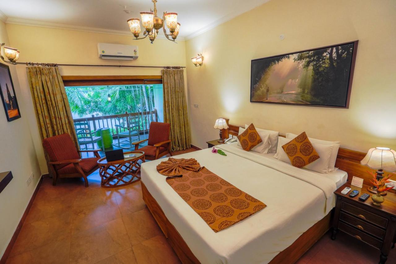 Fragrant Nature Backwater Resort & Ayurveda Spa Коллам Экстерьер фото