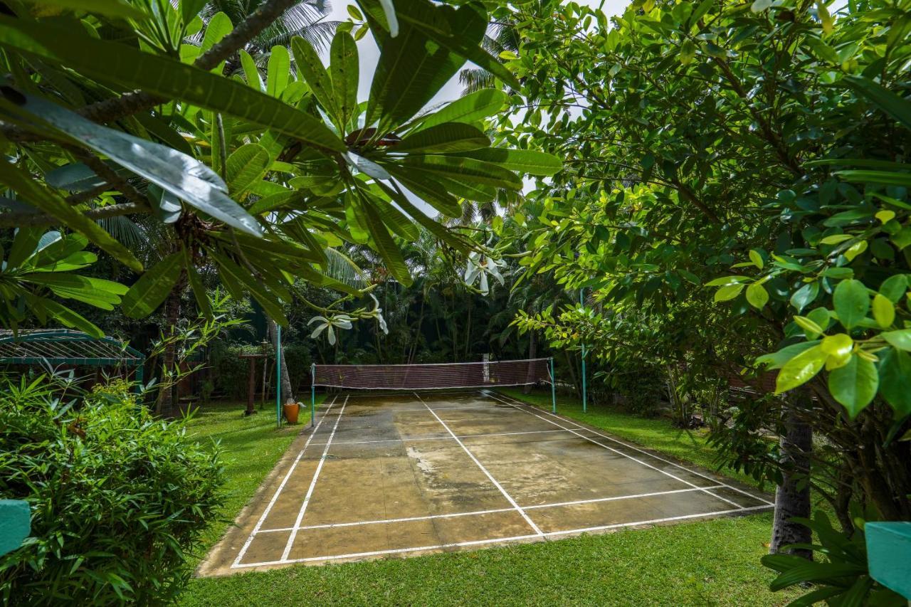 Fragrant Nature Backwater Resort & Ayurveda Spa Коллам Экстерьер фото