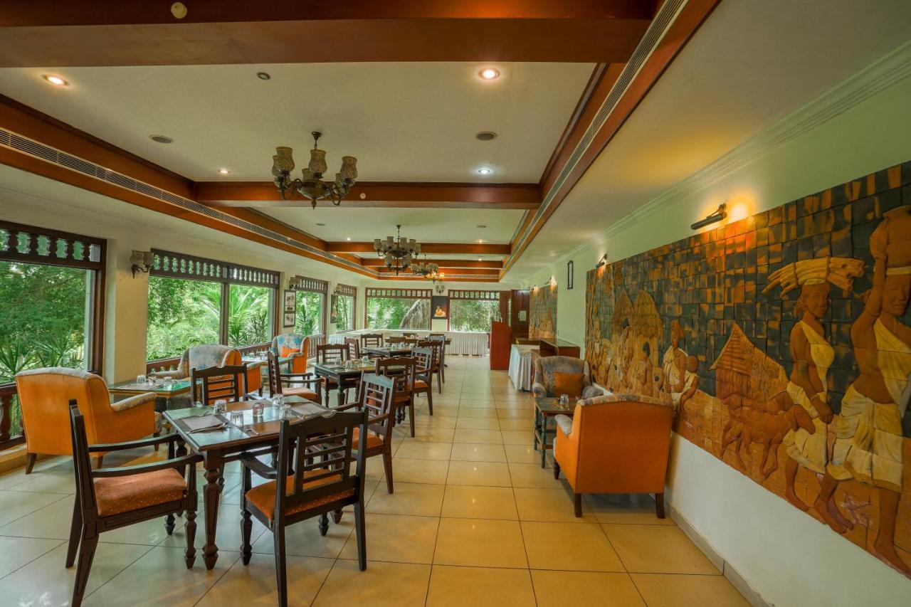 Fragrant Nature Backwater Resort & Ayurveda Spa Коллам Экстерьер фото