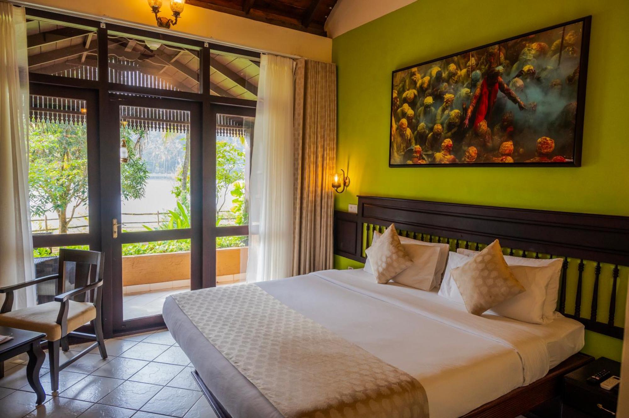 Fragrant Nature Backwater Resort & Ayurveda Spa Коллам Экстерьер фото