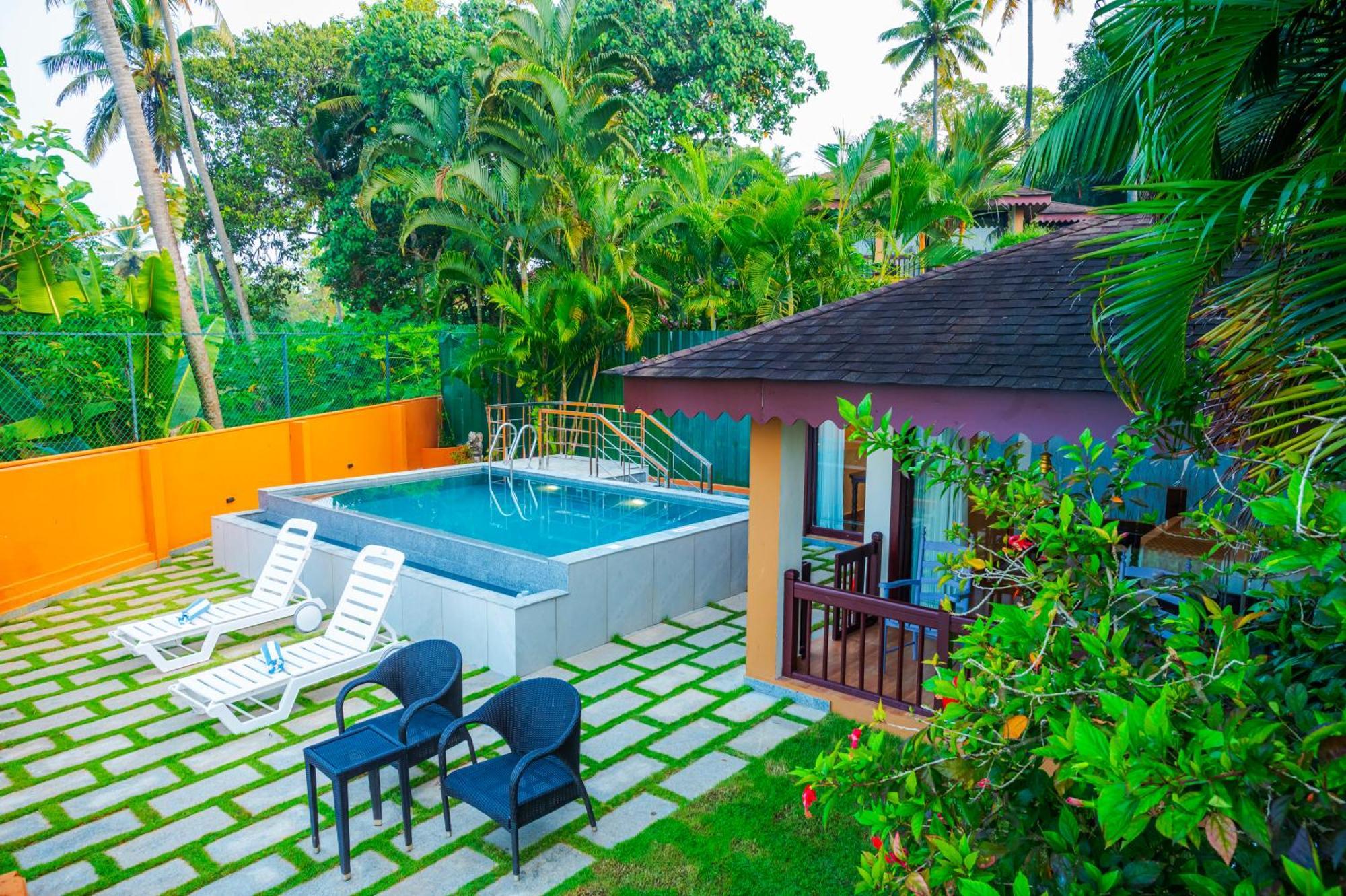Fragrant Nature Backwater Resort & Ayurveda Spa Коллам Экстерьер фото