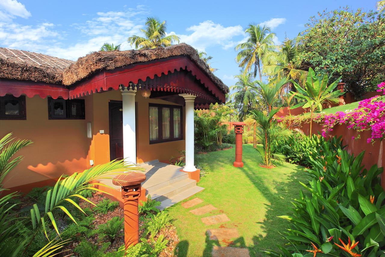 Fragrant Nature Backwater Resort & Ayurveda Spa Коллам Экстерьер фото